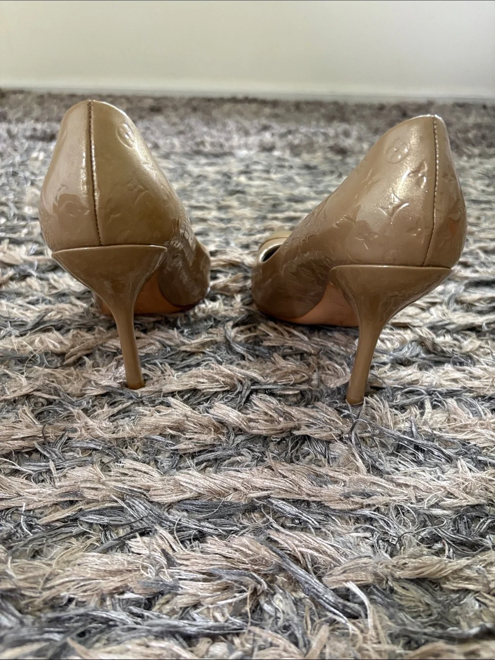 Louis Vuitton Beige Patent Leather Pointed Toe Pumps with Gold Cap Detail 35.5